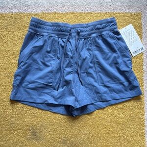 NWT Lululemon Dance Studio High-Rise Short 3.5" // Size 8